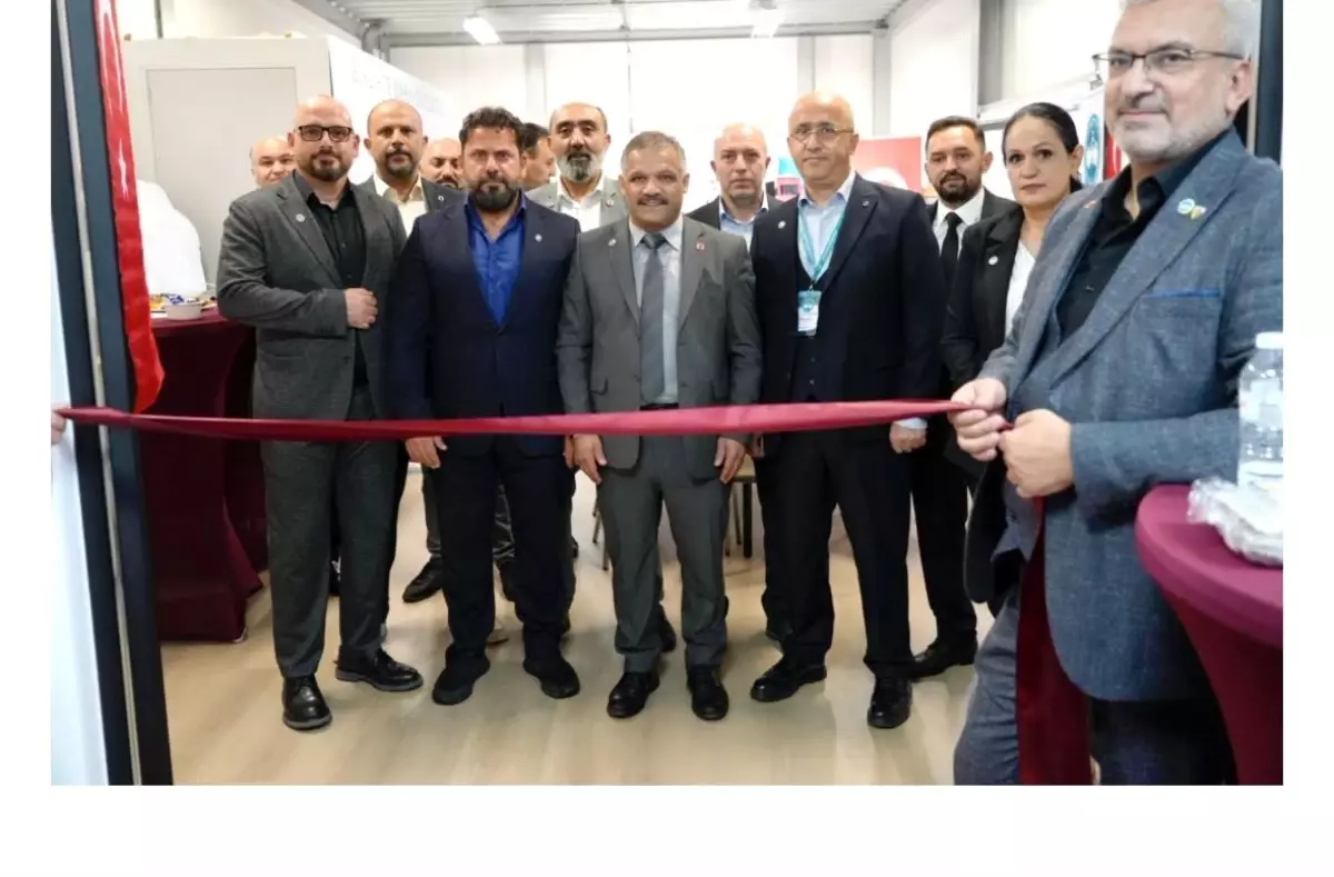 akib hollanda ofisini acti a3QImn8Q