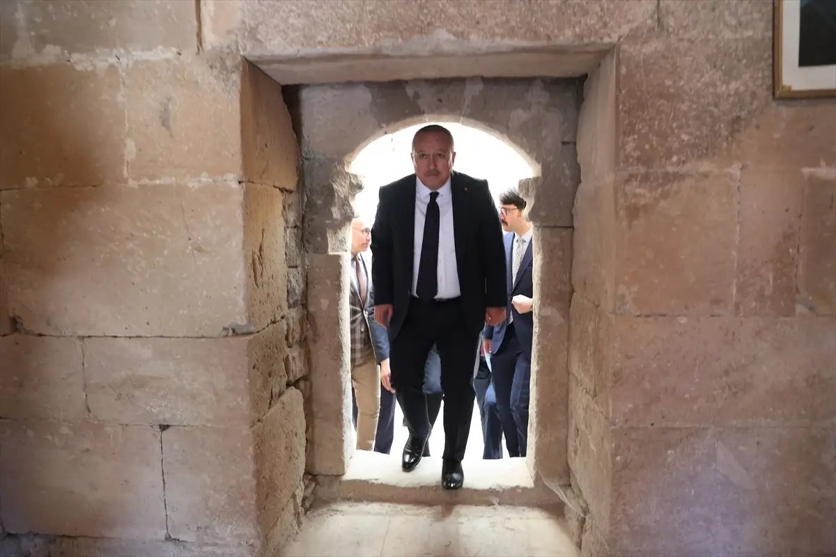 nevsehir valisi fidan urgupte vatandaslarla bulustu AehgC92X