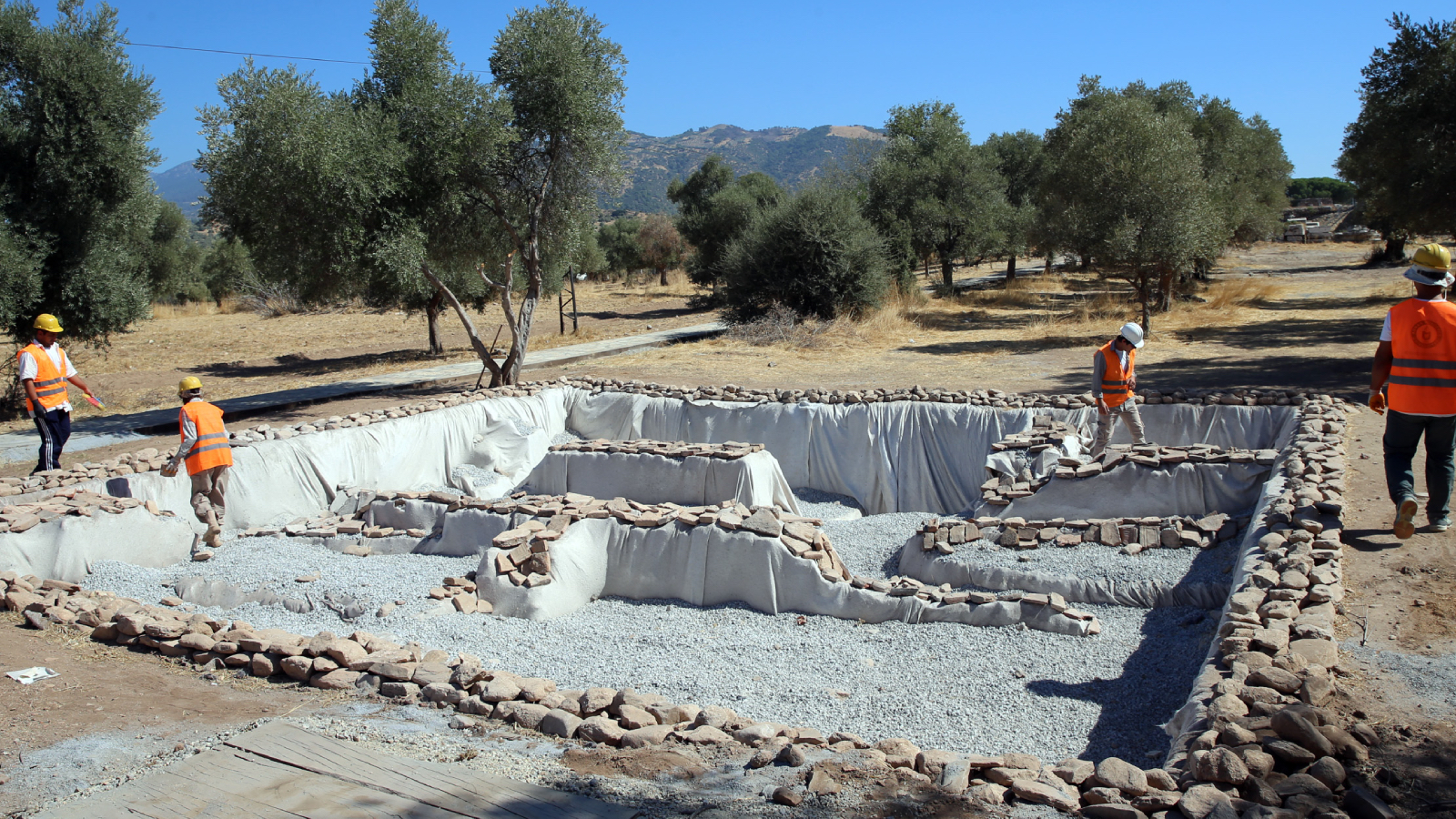 tralleiste antik caglardaki toprak zenginlerinin villalari gun yuzune cikariliyor sh23caQN