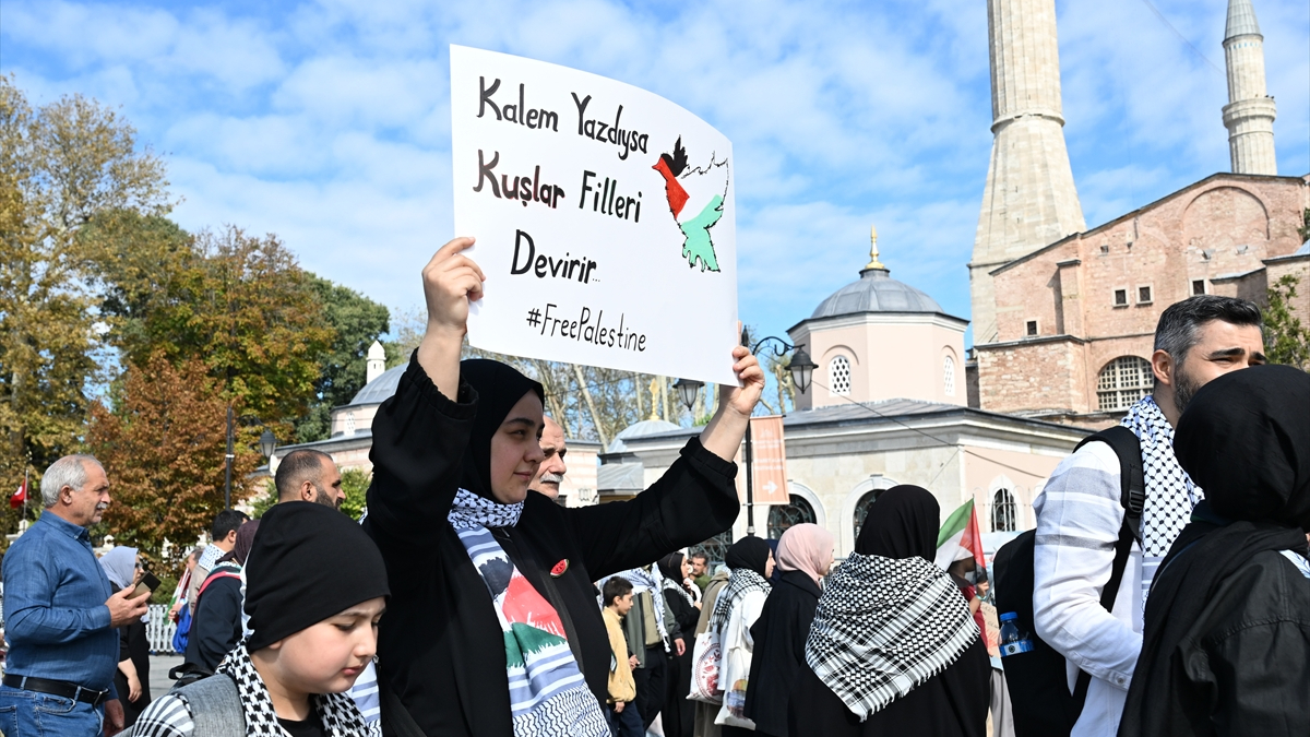 ayasofyadan eminonune filistine destek yuruyusune yogun katilim P8J8Trv4