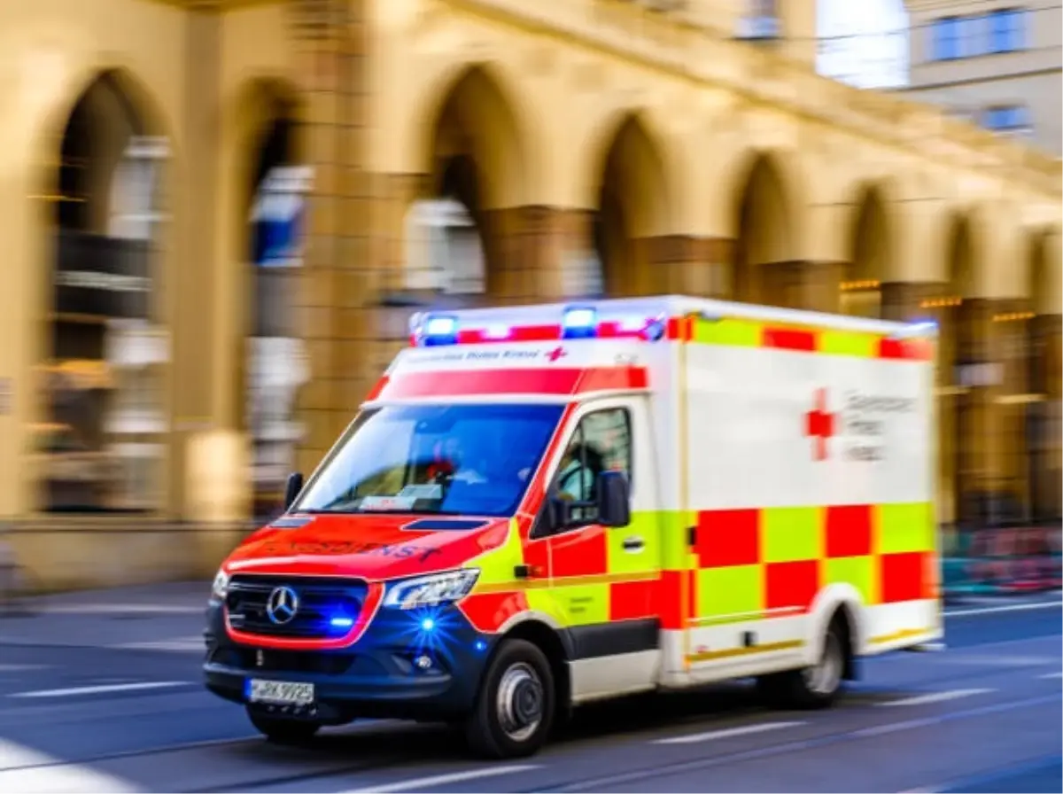 belediye baskani bicakli saldiriya ugradi GuBcn3SI