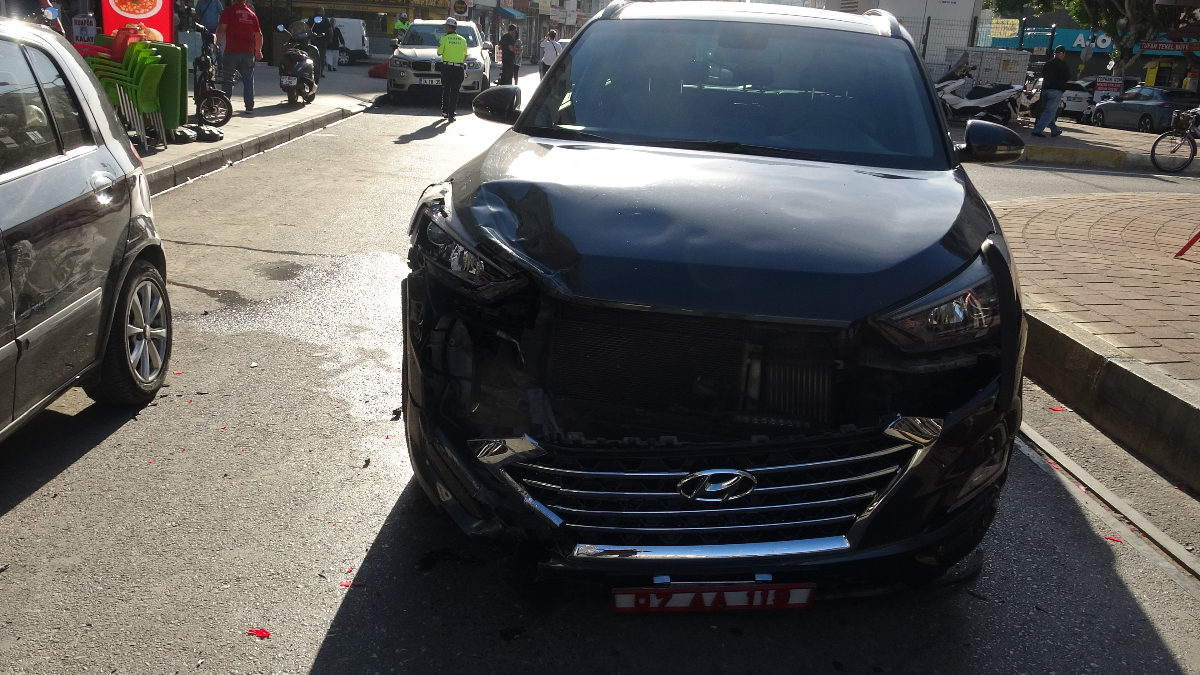 antalyada muratpasa kaymakami ihsan kara trafik kazasinda yaralandi iKJOeWYs.jpg