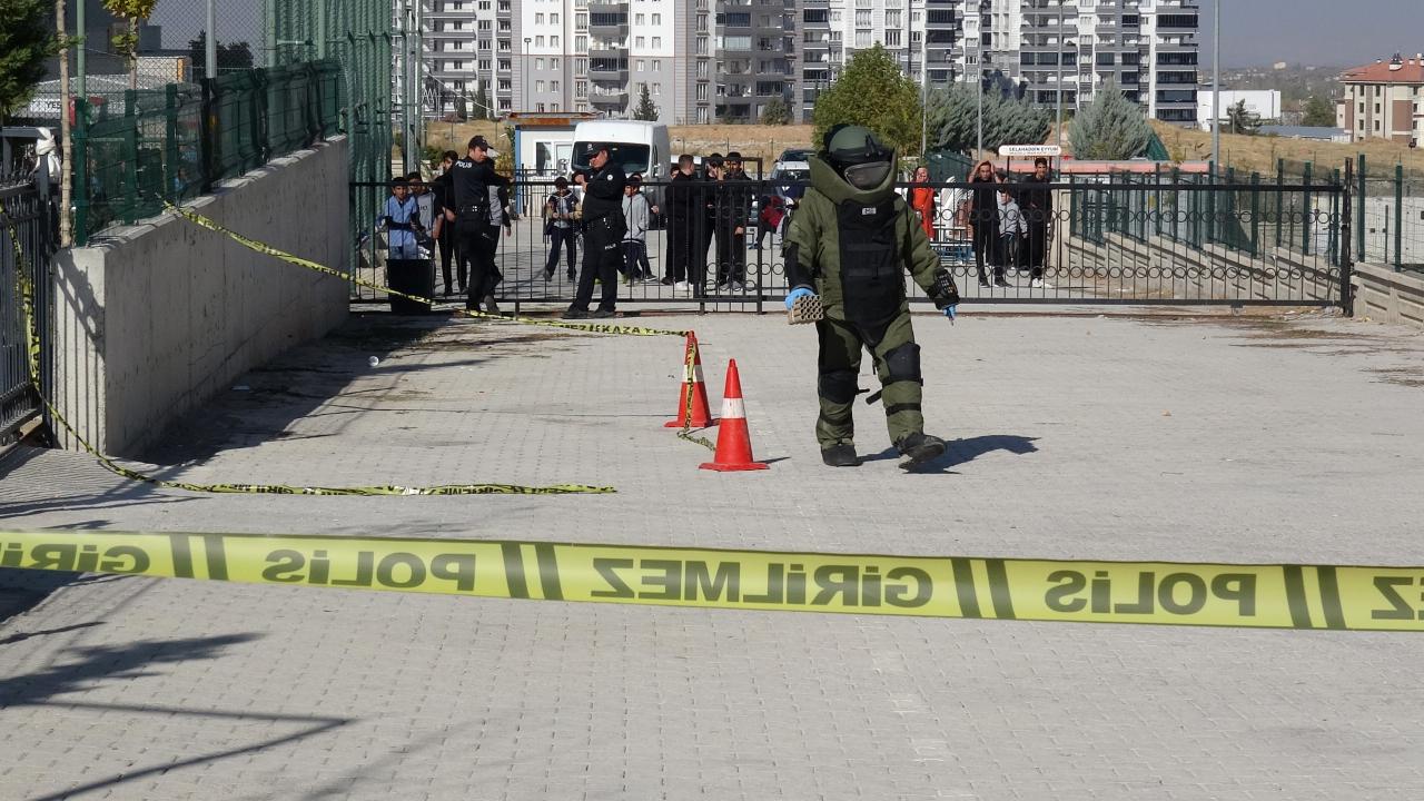 okul yerleskesindeki havai fisek rampasi panige neden oldu YrikdFyN.jpg