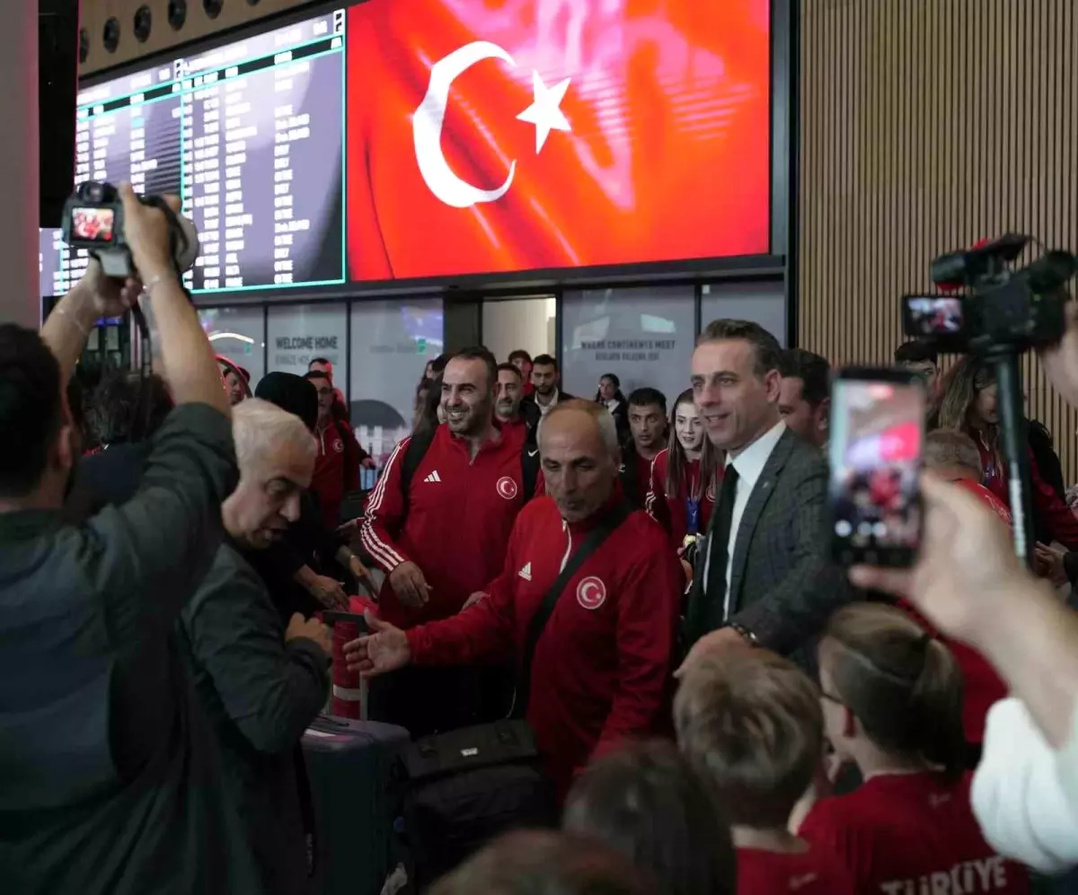turkiye taekwondo milli takimi dunya sampiyonu oldu LRMED8St.jpg