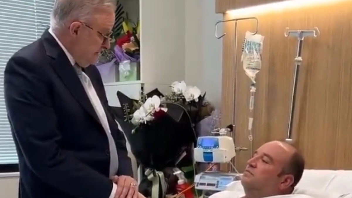 Avustralya Başbakanı Albanese, saldırganı etkisiz hale getiren Ahmed’i ziyaret etti